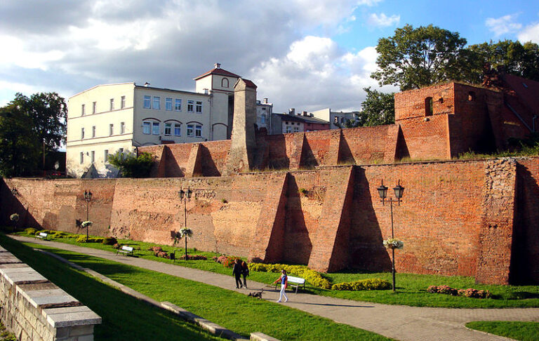 Średniowieczne mury obronne